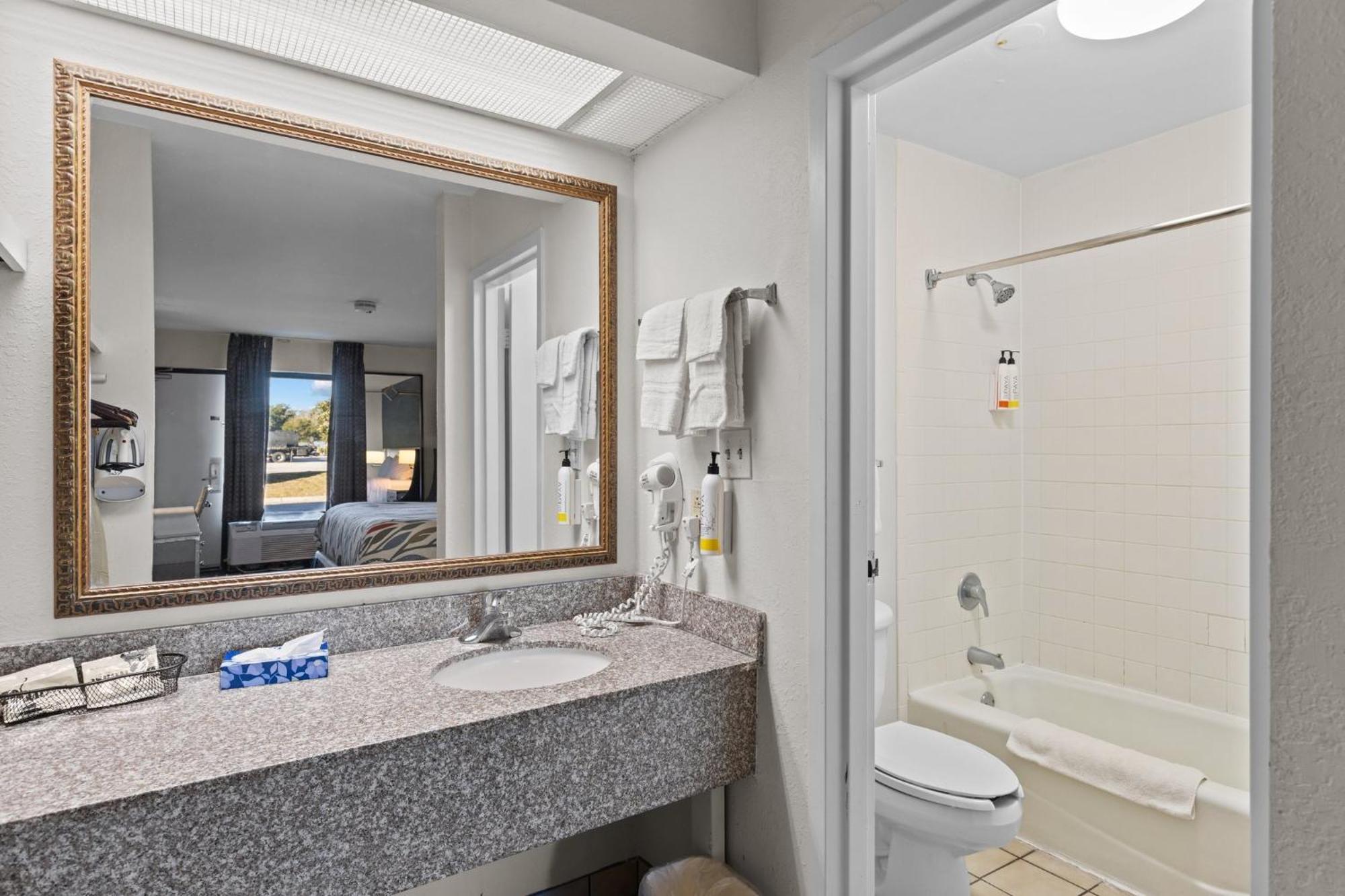 Garnet Inn & Suites, Morehead City Near Atlantic Beach Eksteriør billede